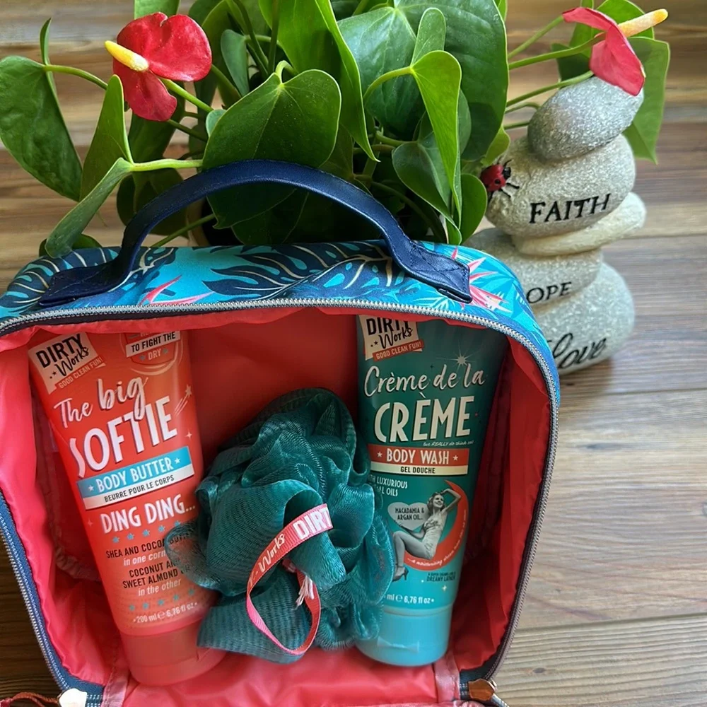 💖Dirty Works body butter, body wash in turquoise travel bag